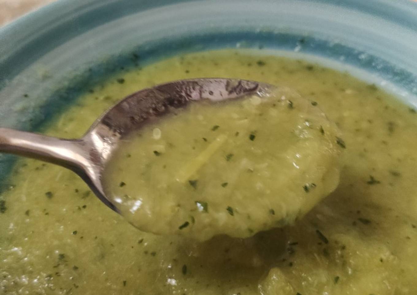 Soupe poireaux et courgette vapeur