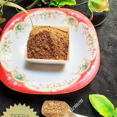 A picture of Dahi bhala masala.