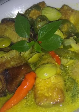 Foto resep Mangut ikan asap tahu petai