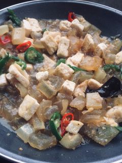 Foto resep Tumis Kikil dan Tahu Sederhana
