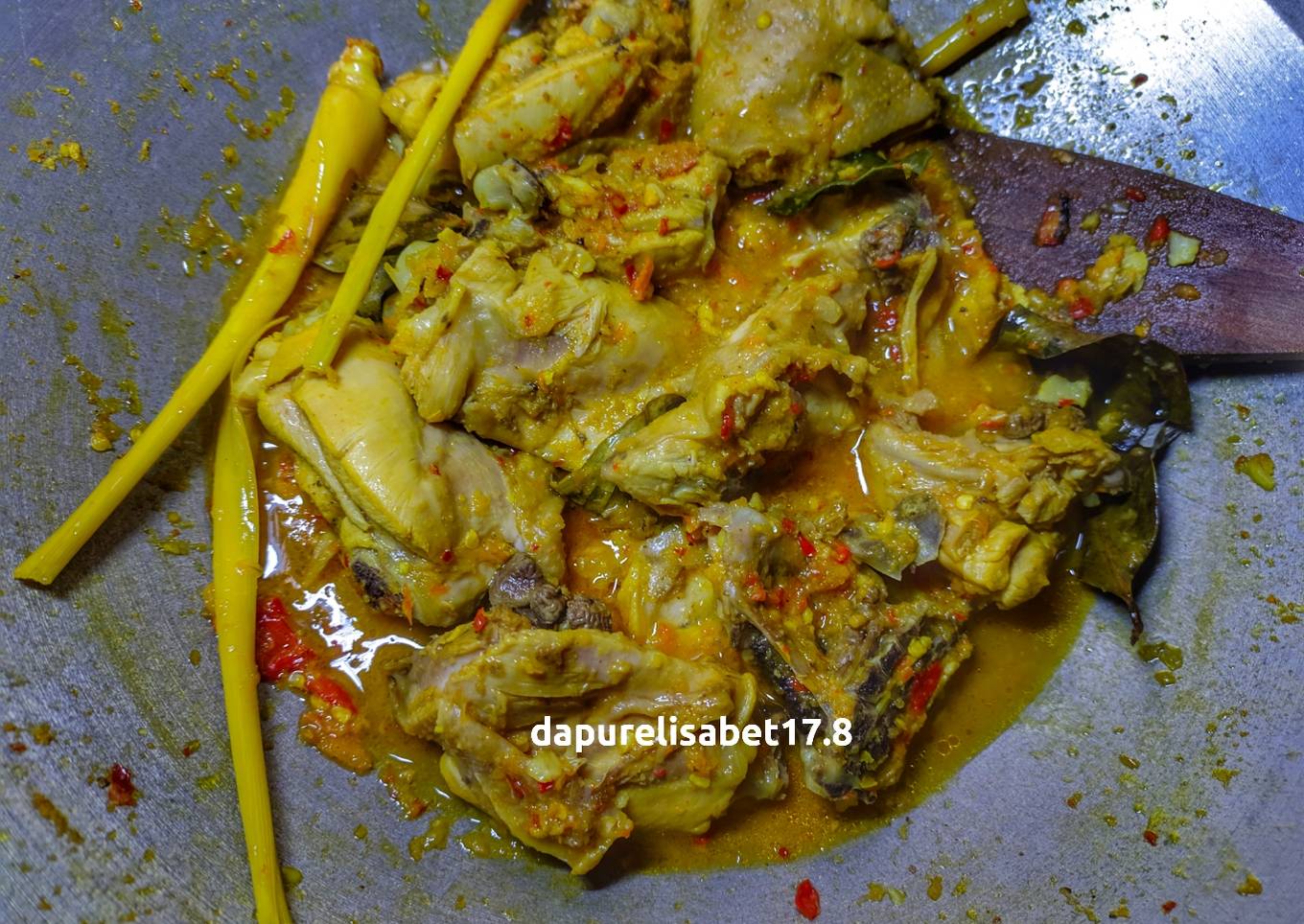 7. Ayam Rica Huhah