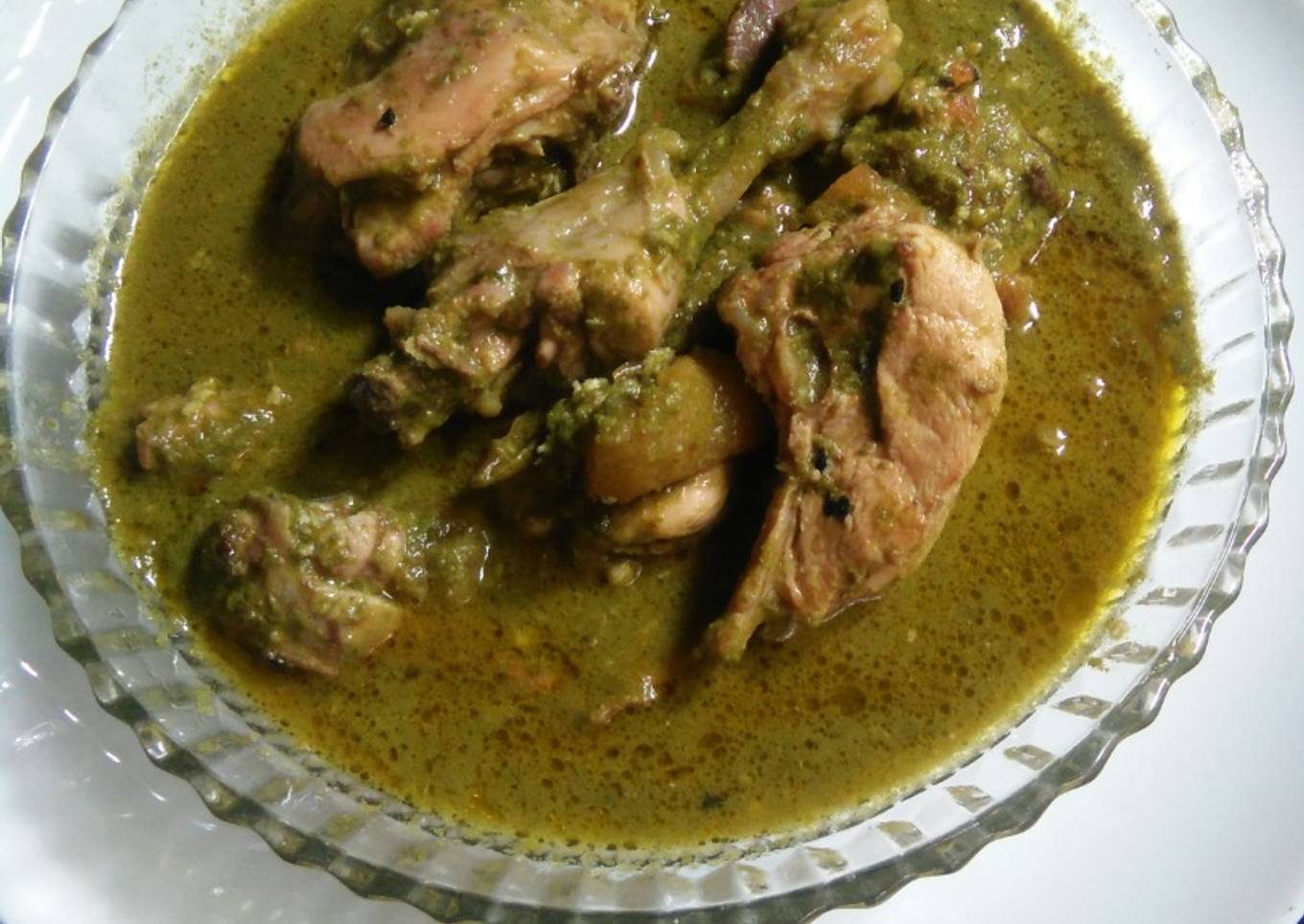 Green Chicken Curry with Nigella seeds