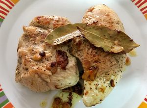 Foto principal de Solomillo de pavo al ajillo y vino blanco rápido y fácil
