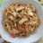 Tallarines fritos con pimientos y pollo