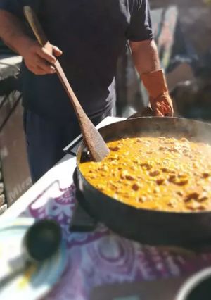 Una foto de 🇦🇷 Locro hecho en disco (con leña)