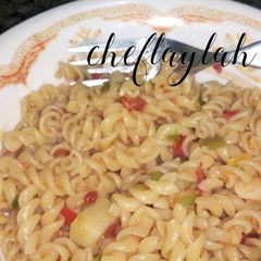 A picture of Macaroni.