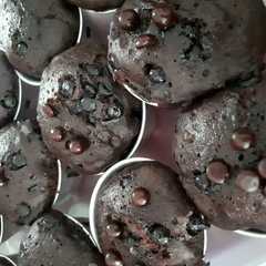 Muffin coklat super lembut dan nyoklattt (kukus) রেসিপির প্রধান ছবি