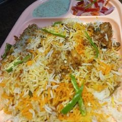 A picture of Chicken biryani.
