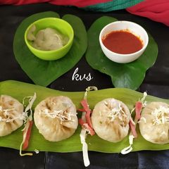 A picture of Veg Paneer Momos.