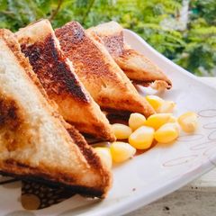 A picture of Cheese Corn sandwich.