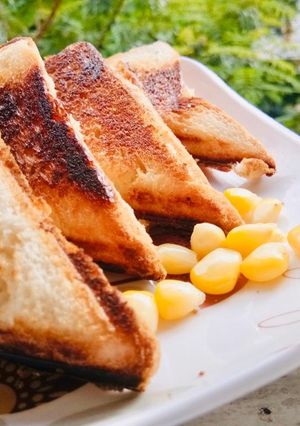 A picture of Cheese Corn sandwich.