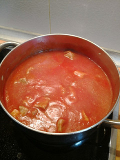 Una foto de Carne con tomate