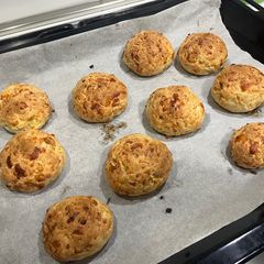 A picture of Cheese bread.