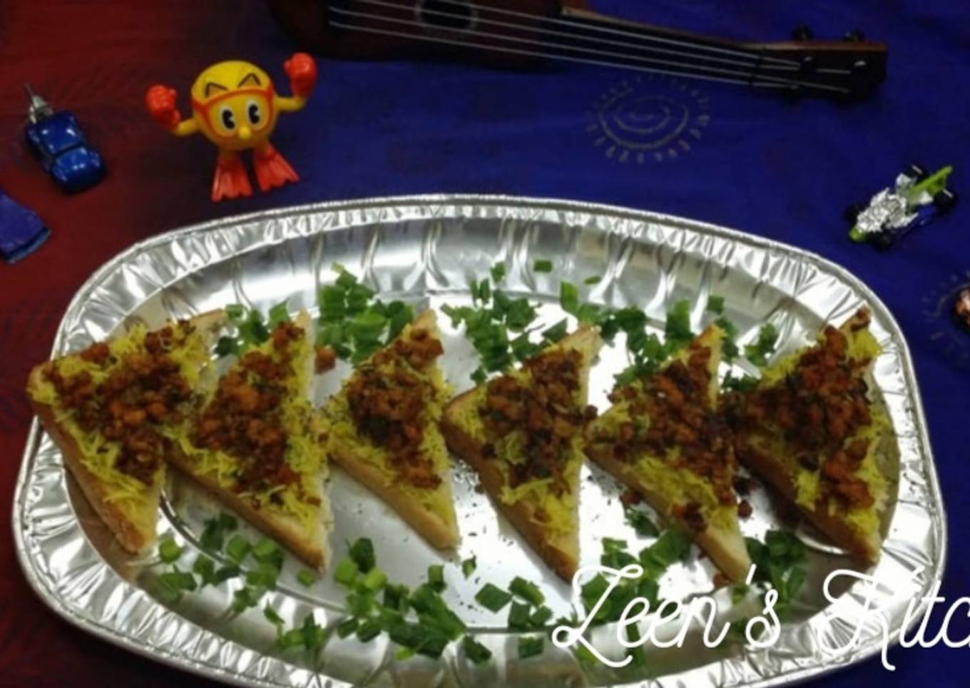 Open Qeema and Maggi Sandwiches