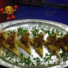 A picture of Open Qeema and Maggi Sandwiches.