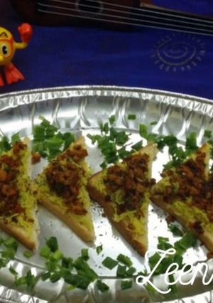 A picture of Open Qeema and Maggi Sandwiches.