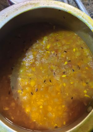 A picture of Chana dal tadka 🩷.