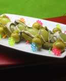 Banderillas de uvas y boquerones