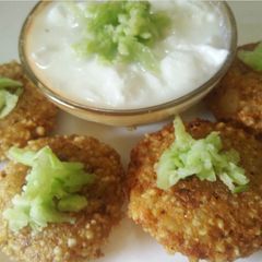 A picture of Sabudana vada cutlet.