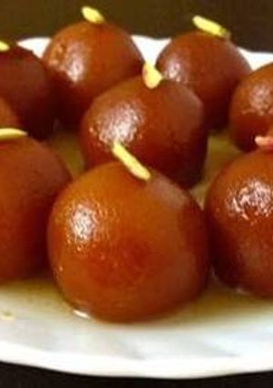 A picture of Gulab Jamun.
