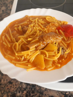 Una foto de Cazuela de carne (con fideos o arroz)