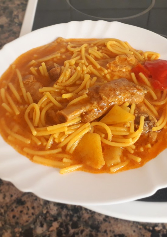 Una foto de Cazuela de carne (con fideos o arroz)