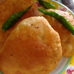 A picture of Green Peas Kachori.