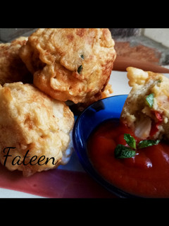 A picture of Bread with stuffed potatoes.