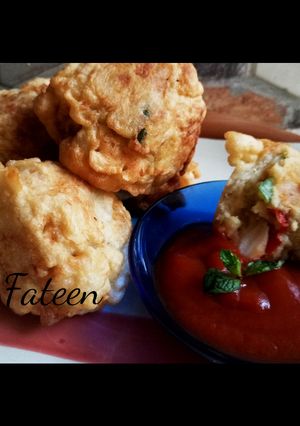 A picture of Bread with stuffed potatoes.