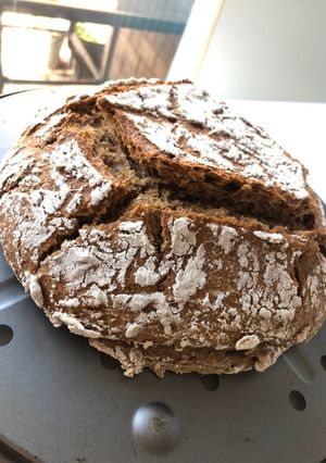 Foto di Sourdough Bread with whole wheat flourPane di segale con lievito madre