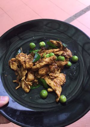 รูปของ ไก่ผัดเผ็ดพริกแกงป่า