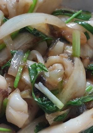 Hình của món Mực xào hành tây.