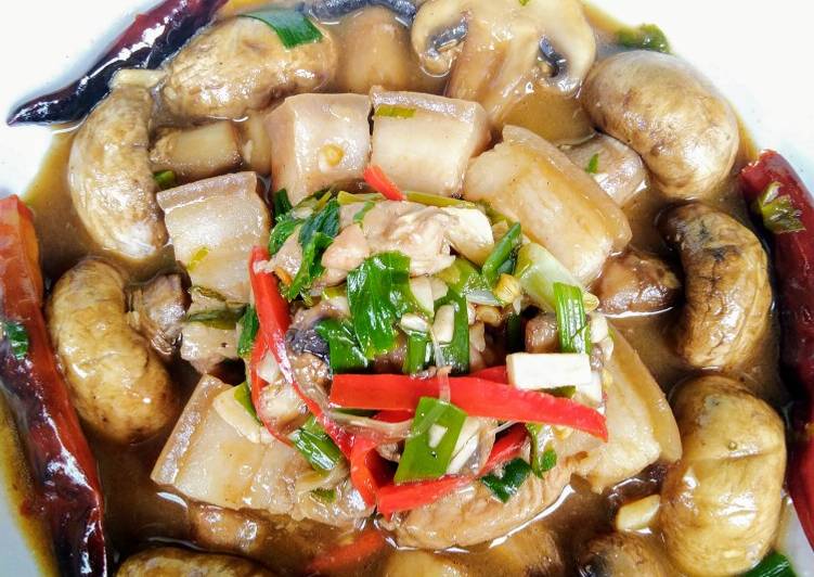Sweet Sauce Pork Belly with Champignon