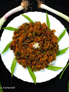 લીલી ડુંગળીનું લોટવાળું શાક (Spring Onion Besan Sabji Recipe In Gujarati) રેસીપી મુખ્ય ફોટો