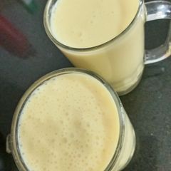 A picture of Mango shake.