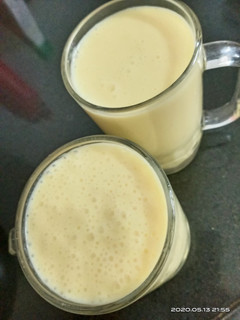 A picture of Mango shake.