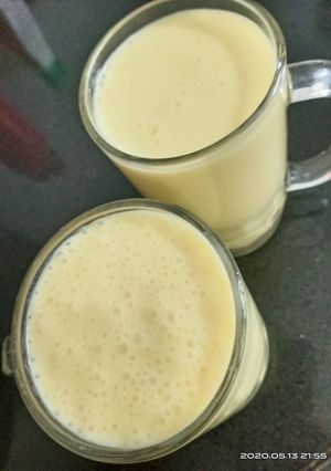 A picture of Mango shake.
