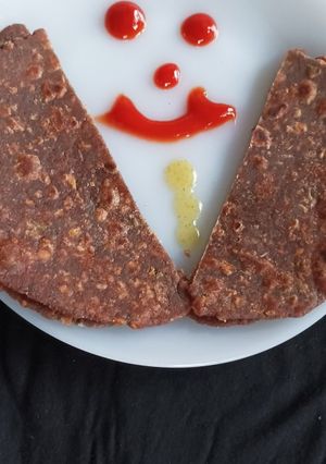 A picture of Ragi jowar vegetable paratha.