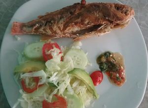 Una foto de Pescado frito (huachinango)