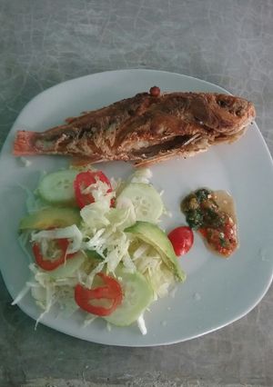 Una foto de Pescado frito (huachinango)