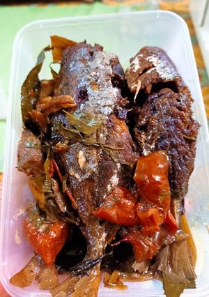 Hình của món Cá lục kho.