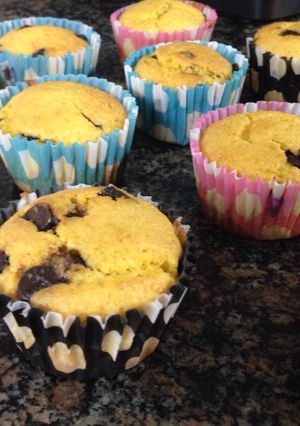 Una foto de Muffins de mandarinas y chispas de chocolate 😍