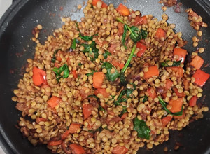 Foto de Bowl nutritivo de lentilhas vegano