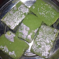 A picture of Nariyal burfi.