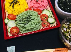 Una foto de Japanese 🎌 Noodles Somen 🥢 (fideos fríos)