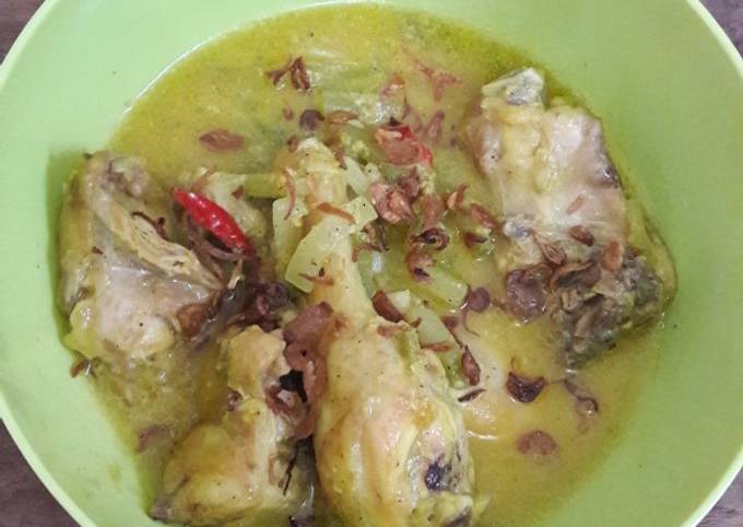 Opor ayam labu siam