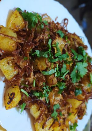 A picture of Chiri walay aloo.