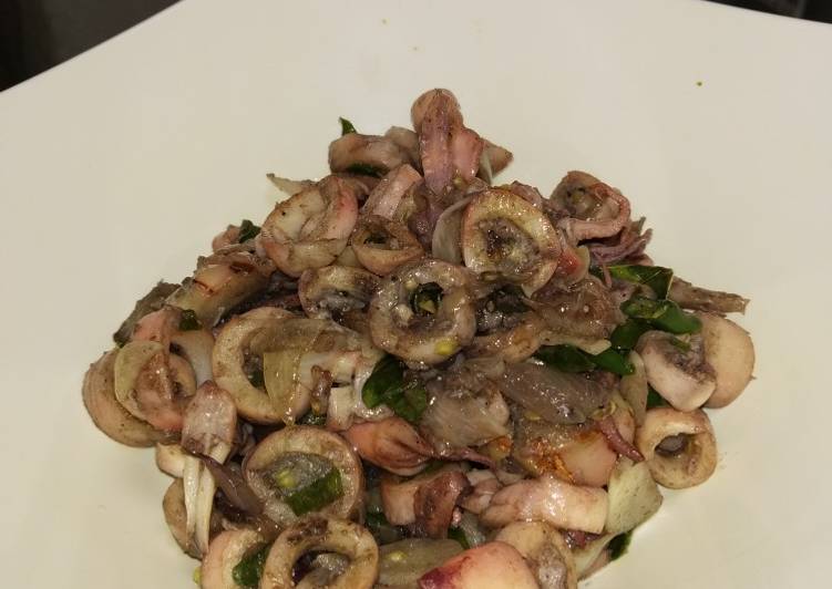 Langkah Mudah untuk Menyiapkan Cumi asin cabe ijo Lezat