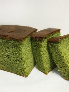 Una foto de Matcha Castella con miel