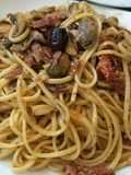 Spicy salami and mushroom linguini